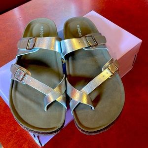 Madden Girl Brycee silver sandal, size 9, New in Box